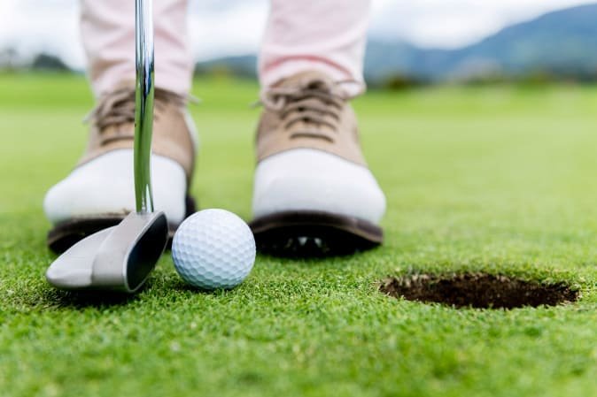Hot Springs Village Golf Director Updates Board at 2021 Retreat
